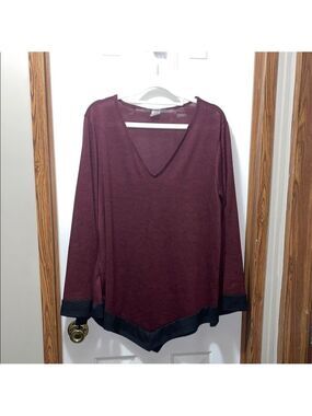 70. Arabella Red and Black Asymmetrical Long Sleeve Sweater 2X EUC